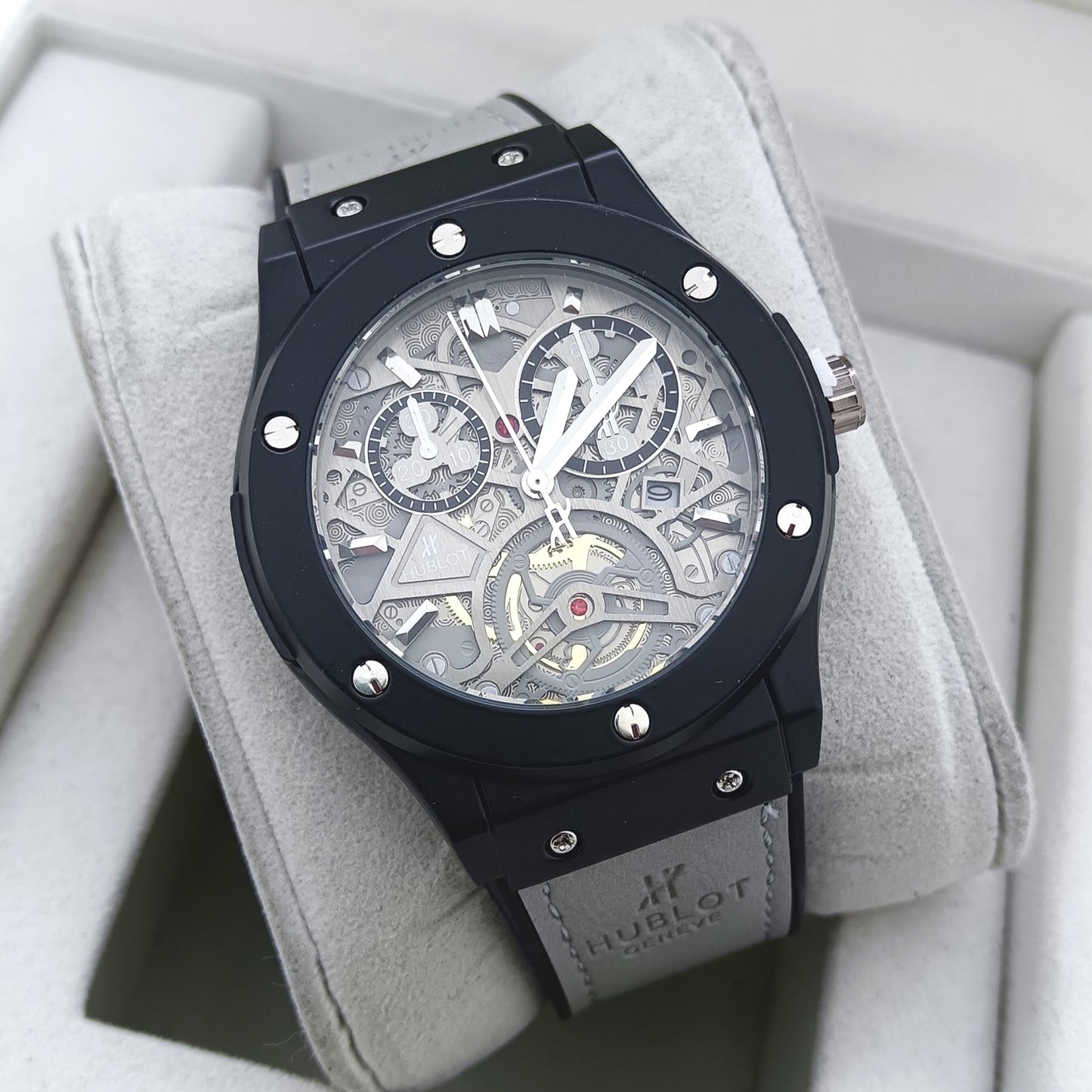 HUBLOT WATCH WITH MILITARY LOOK 2 YEARS SERVICE WARRANTY| HUBLOT 187761