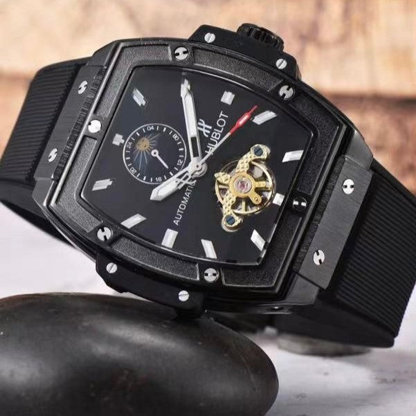 LUXURY HUBLOT AUTOMATIC VERY POWERFUL WATCH NOW AVAILABLE ALLOVER IN OMAN | HUBLOT MECHANICAL 1555711377