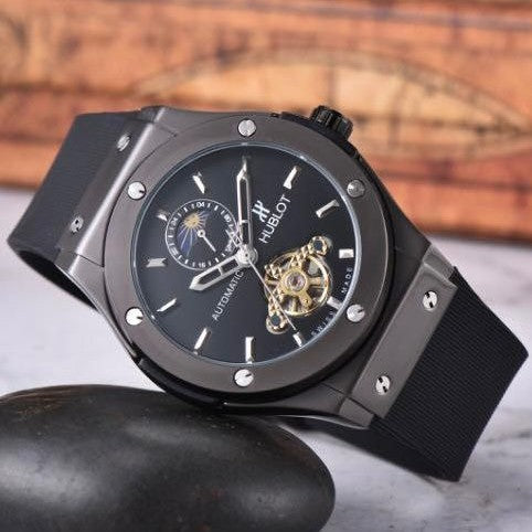 LUXURY HUBLOT AUTOMATIC VERY POWERFUL WATCH NOW AVAILABLE ALLOVER IN OMAN | HUBLOT MECHANICAL 15557179