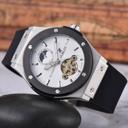 LUXURY HUBLOT AUTOMATIC VERY POWERFUL WATCH NOW AVAILABLE ALLOVER IN OMAN | HUBLOT MECHANICAL 15557153