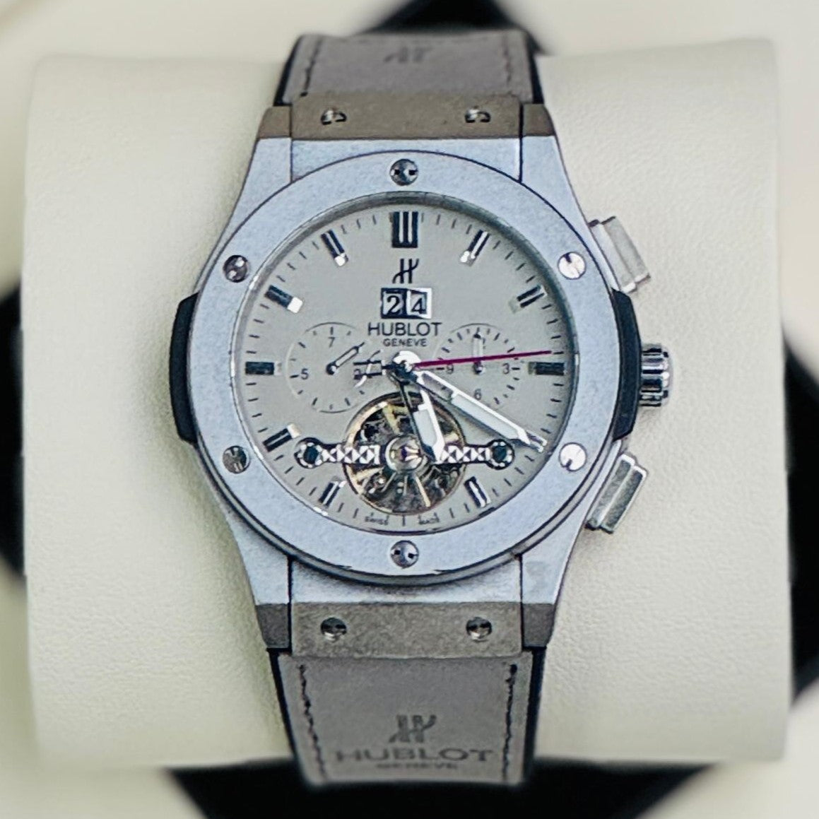 LUXURY HUBLOT AUTOMATIC CHRNOGRAPH VERY POWERFUL WATCH NOW ALLOVER IN OMAN | HUBLOT MECHANICAL 135138
