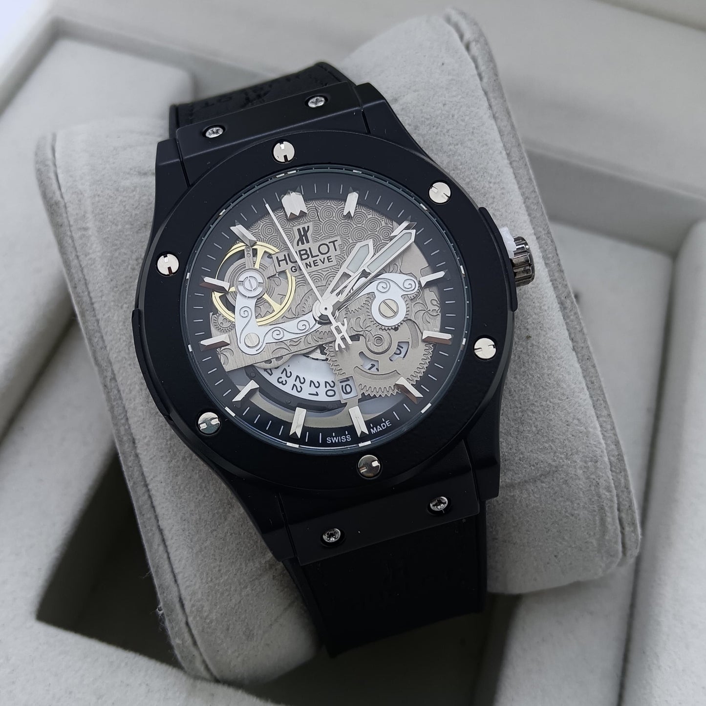 HUBLOT WATCH WITH MILITARY LOOK 2 YEARS SERVICE WARRANTY| HUBLOT 1577971