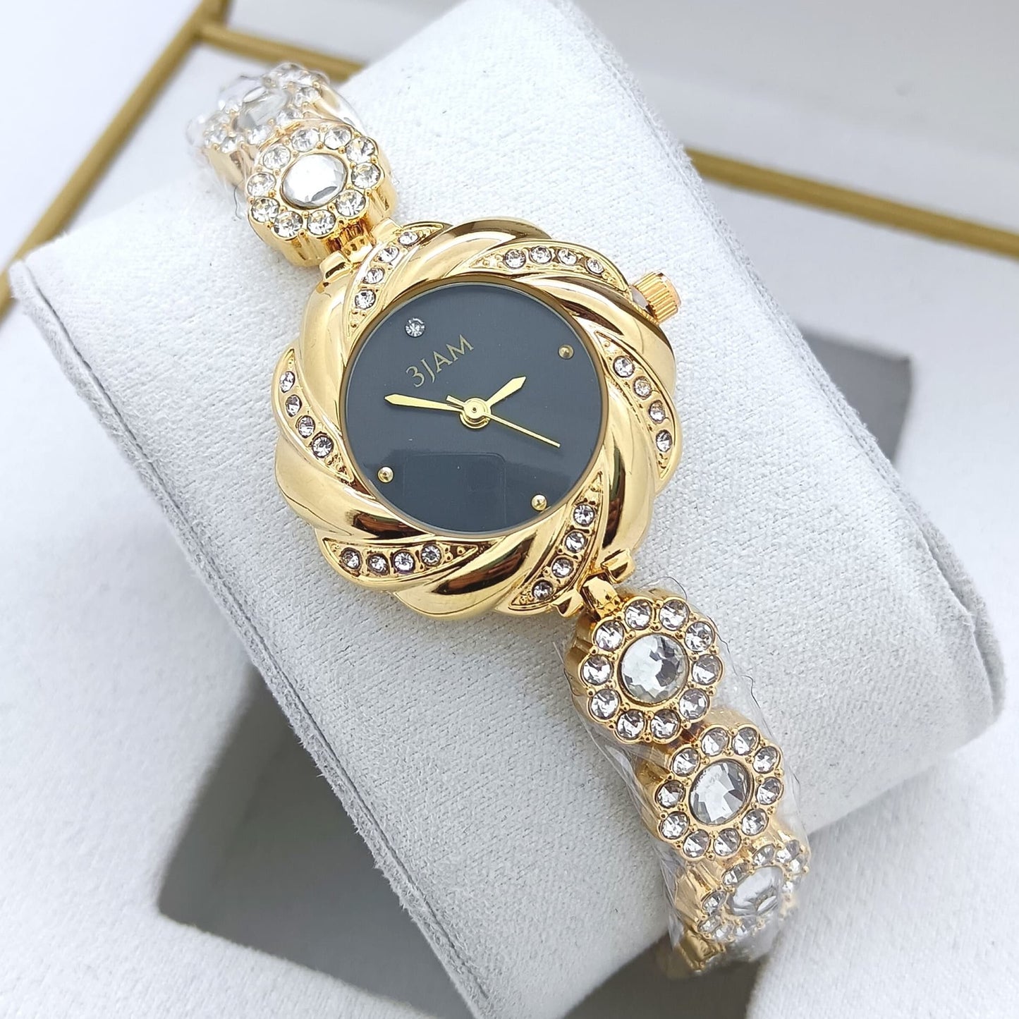 OFFER||OFFER||OFFER||BIG SALE FOR EVER IN ALLOVER OMAN FOR BEAUTY QUEEN....ALLOVER OMAN DELIVERY FREE| BEAUTY WOMEN 1797997