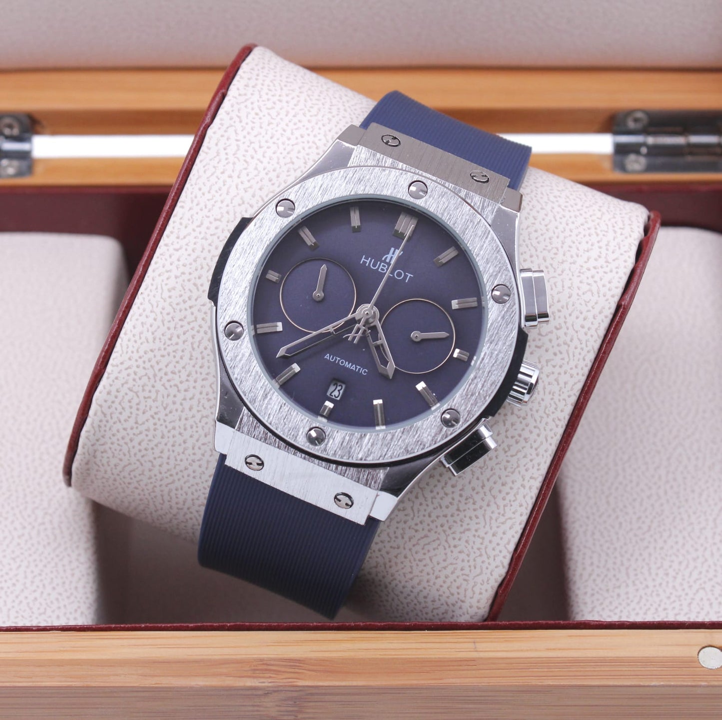 HUBLOT WATCH WITH FULL CHRNOGRAPH ACTIVE CALSP LOCK VERY STYLISH NOW ALL OVER IN OMAN FREE DELIVERY | HUBLOT CHRNO 155584