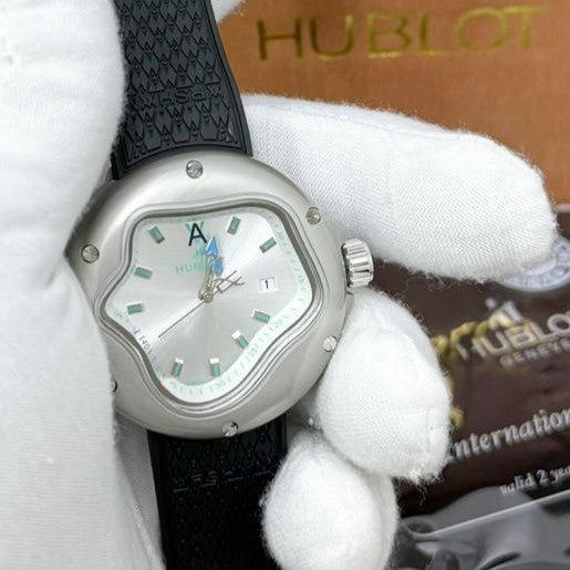 Hublot and Daniel Arsham unveil the MP-17 Arsham Splash NOW ALLOVER IN OMAN | HUBLOT ARSHAM 15553373