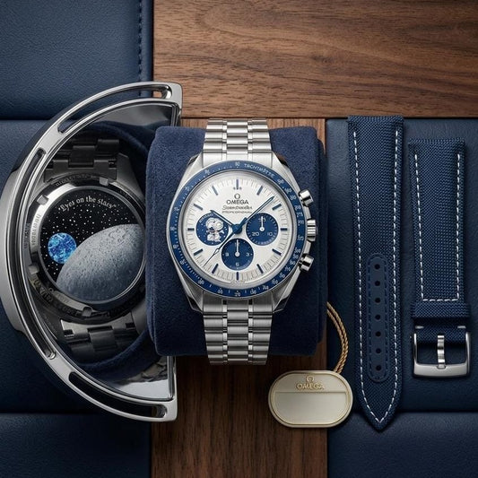 LUXURY  OMEGA SPEED MASTER SNOOPY SILVER 50TH ANNIVERSARY EDITION SWISS NOW IN FAST FASHION OMAN | OMEGA SWISS E SM 199997551
