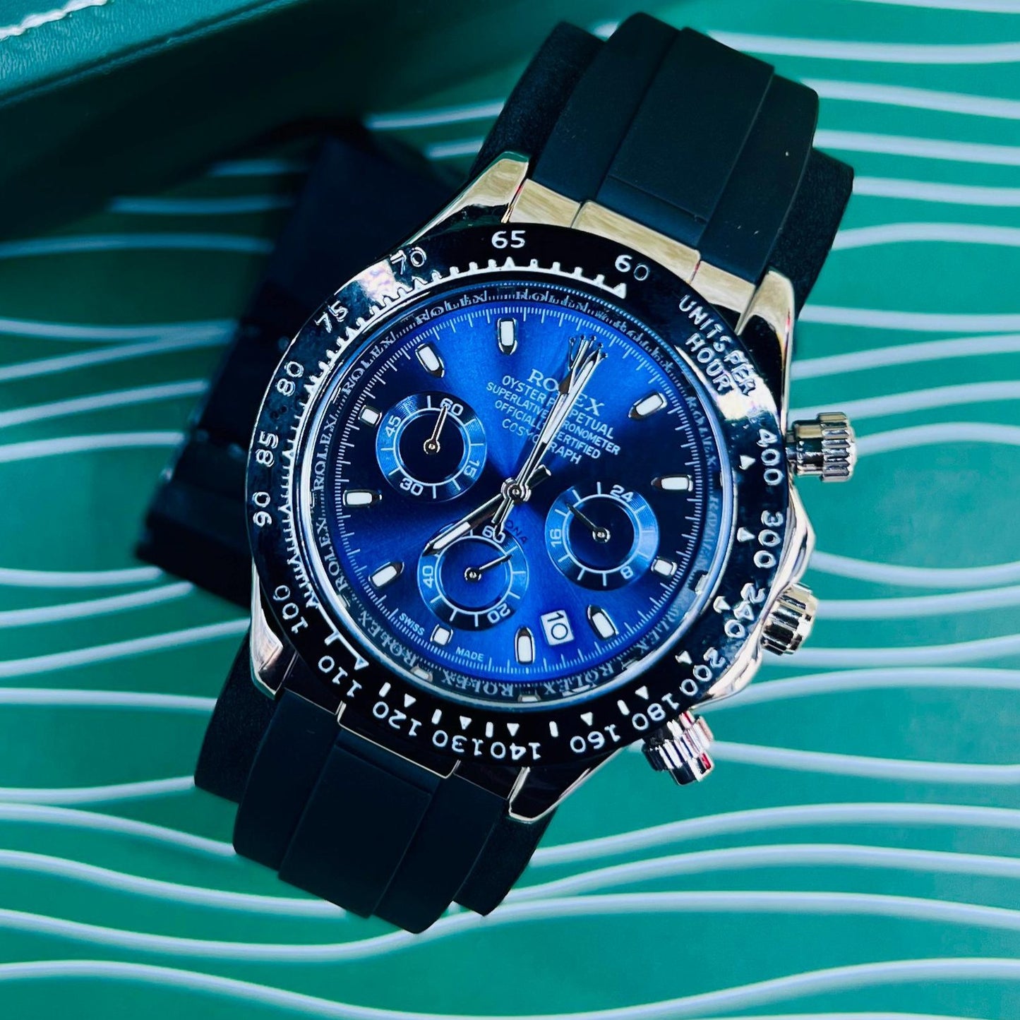 ROELX DAYTONA CHRNOGRAPH RUBBER STRAP VERY DEMANDING WATCH NOW ALLOVER IN OMAN | ROLEX DAYTONA 179953